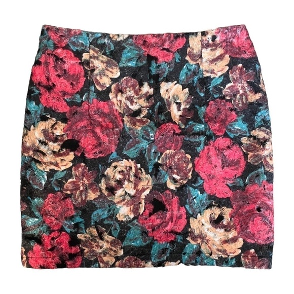🌺 Cherry KOKO Floral Rose Fuzzy Mini Skirt NWT Size S - Picture 2 of 8